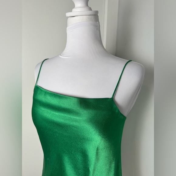 Alice + Olivia Harmon Drapey Slip Tank in Deep Sage - Picture 6 of 12